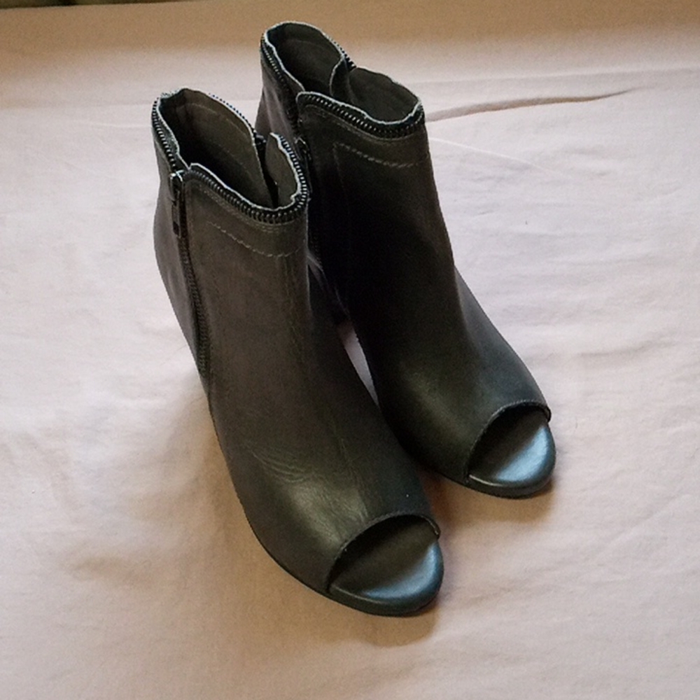 Diba booties